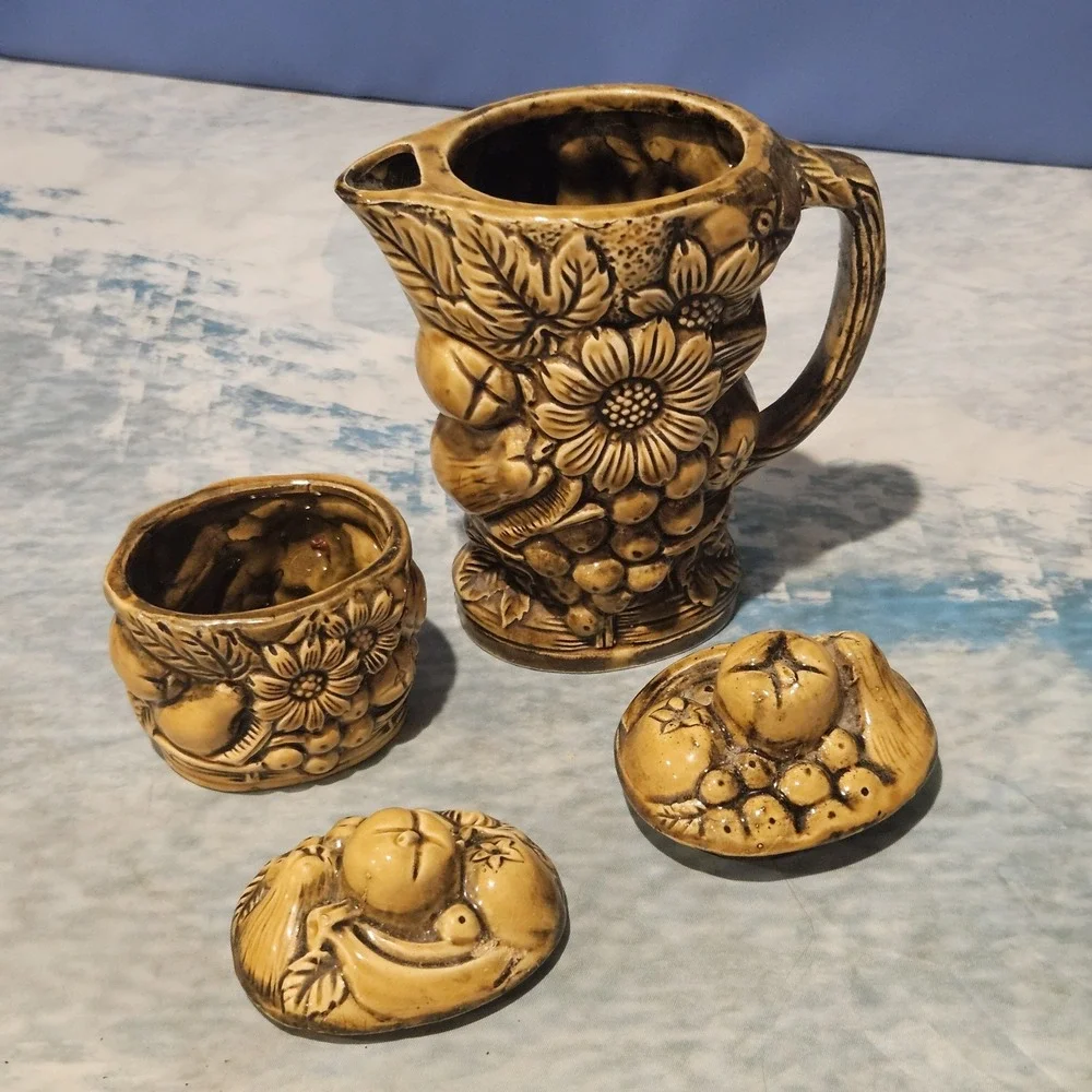 Vintage 1960s Japan Majolica Daisy Fruit Pitcher & Lidded Jar Ceramic Set